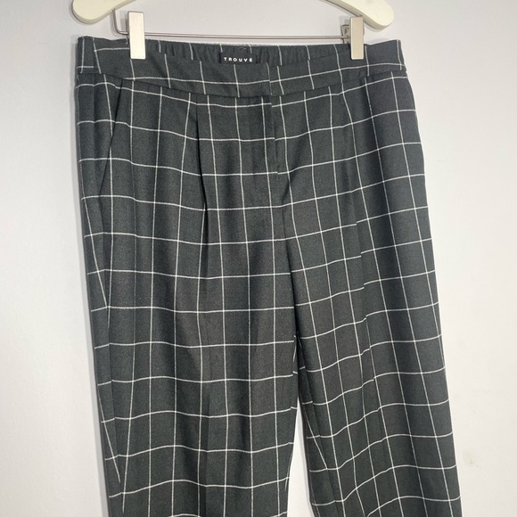 Trouve Cropped Grid Pants! - Picture 3 of 7